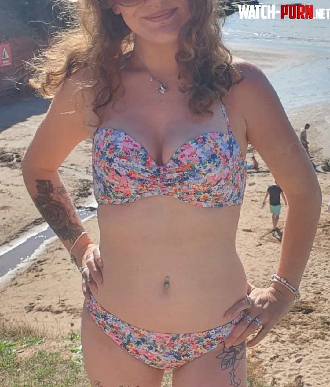 heyy hows my bikini body  by Miikey2k11
