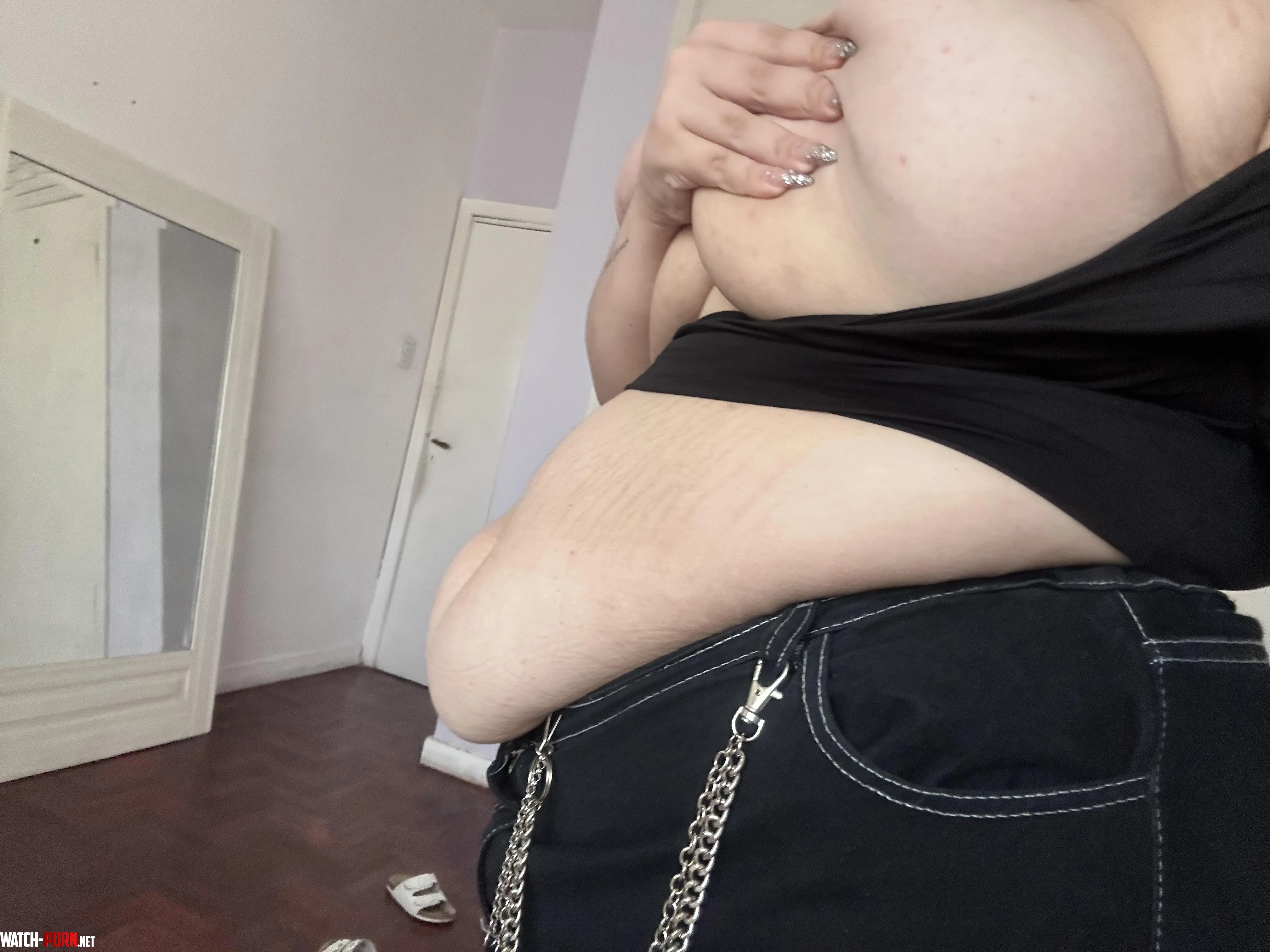 that belly hang  by honeyhotgirl