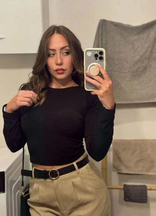 Thumbnail KinkySunshines Asks: Do I Still Look Classy in classygirls?
