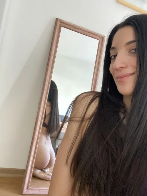 Thumbnail Speechless Selfie: Impactful Nude Selfies by Missspicylatina