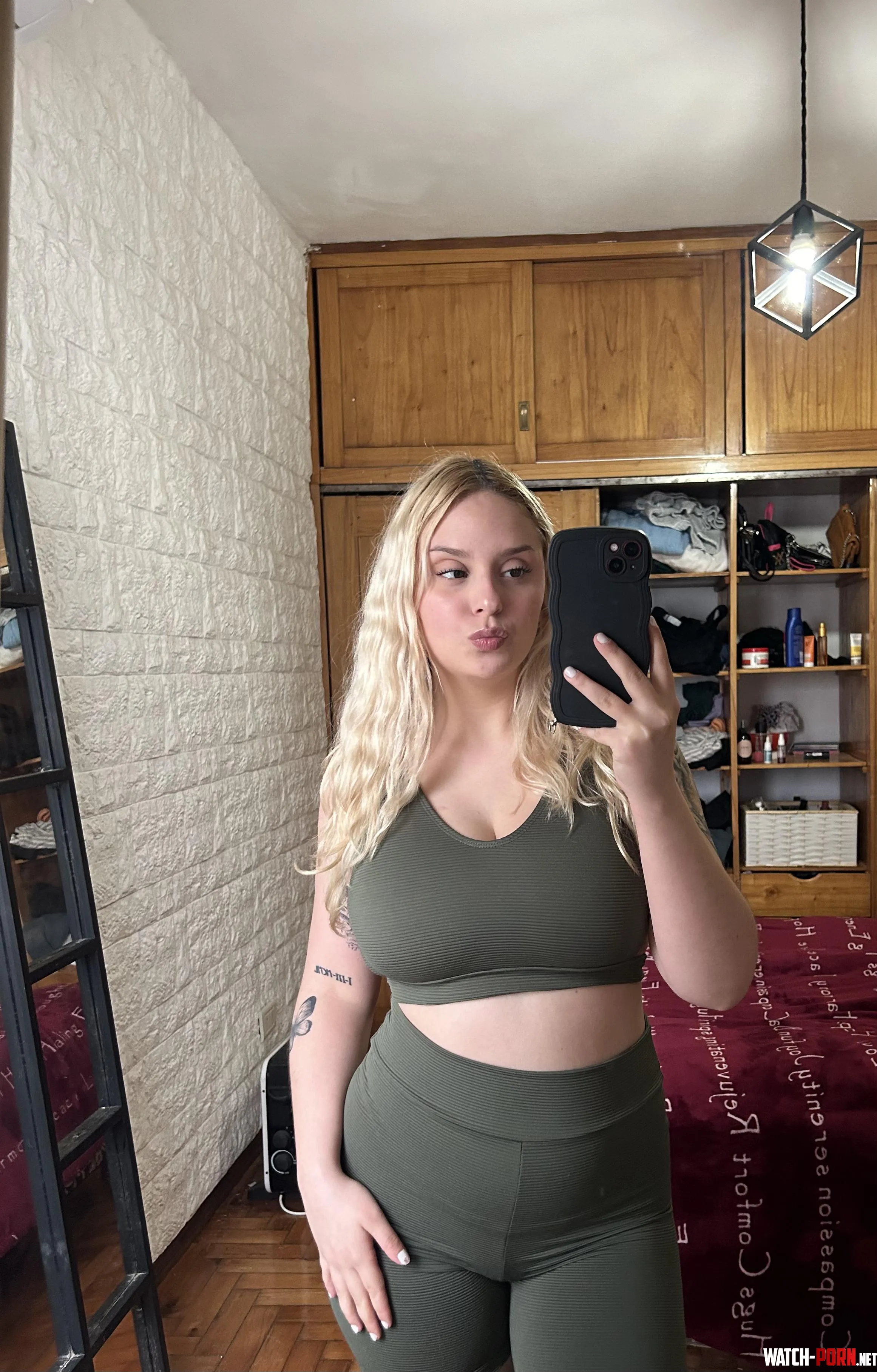 looks pretty fit in a crop top by Puzzleheaded_Tap7362