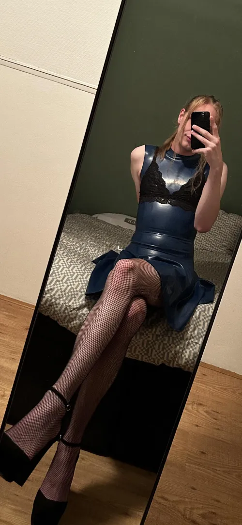 Thumbnail Combining Lace with Latex: Loving_Lillly's Experimental Style