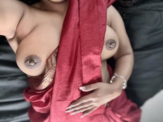 Thumbnail Latch On to Lusciousness | bigareolas