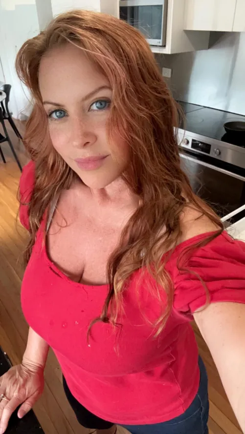 Thumbnail pumpkinnop Radiates Charm as Just a Redhead with Freckles and a Smile in classygirls Category