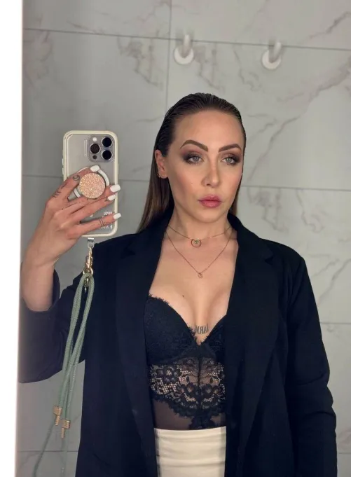 Thumbnail KinkySunshines: What Defines a Truly Classy Girl?