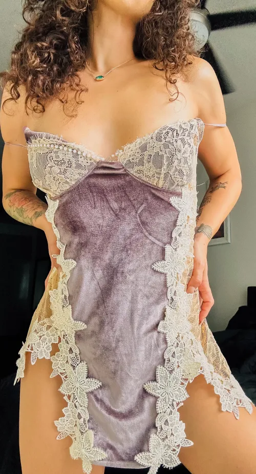 Thumbnail Get Ready to Strip Down with victoriamlynn on OnlyFans