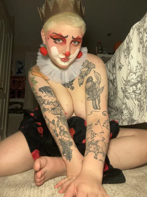 Thumbnail Charliethehuman23's Passion for Red on collegesluts