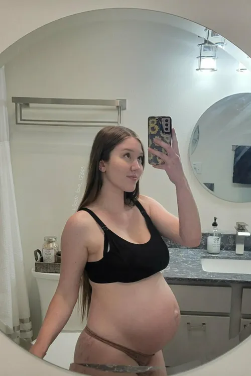 Thumbnail 40 Weeks Pregnant and Having Contractions: Should You Sneak in One More Quickie Before Heading to the Hospital? - by jade_love_12345