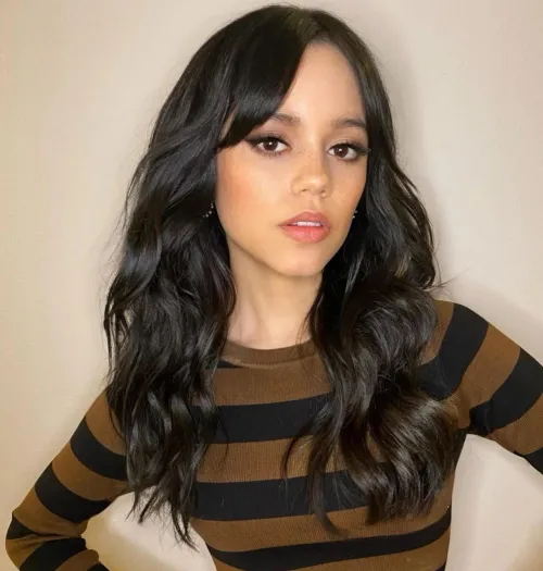 Thumbnail FinishCompetitive947 Commends the Grace of Jenna Ortega