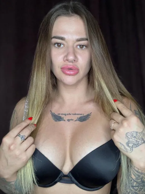 Thumbnail Milf Look without Kids: BrianaaGenial's Journey | TotalBabes