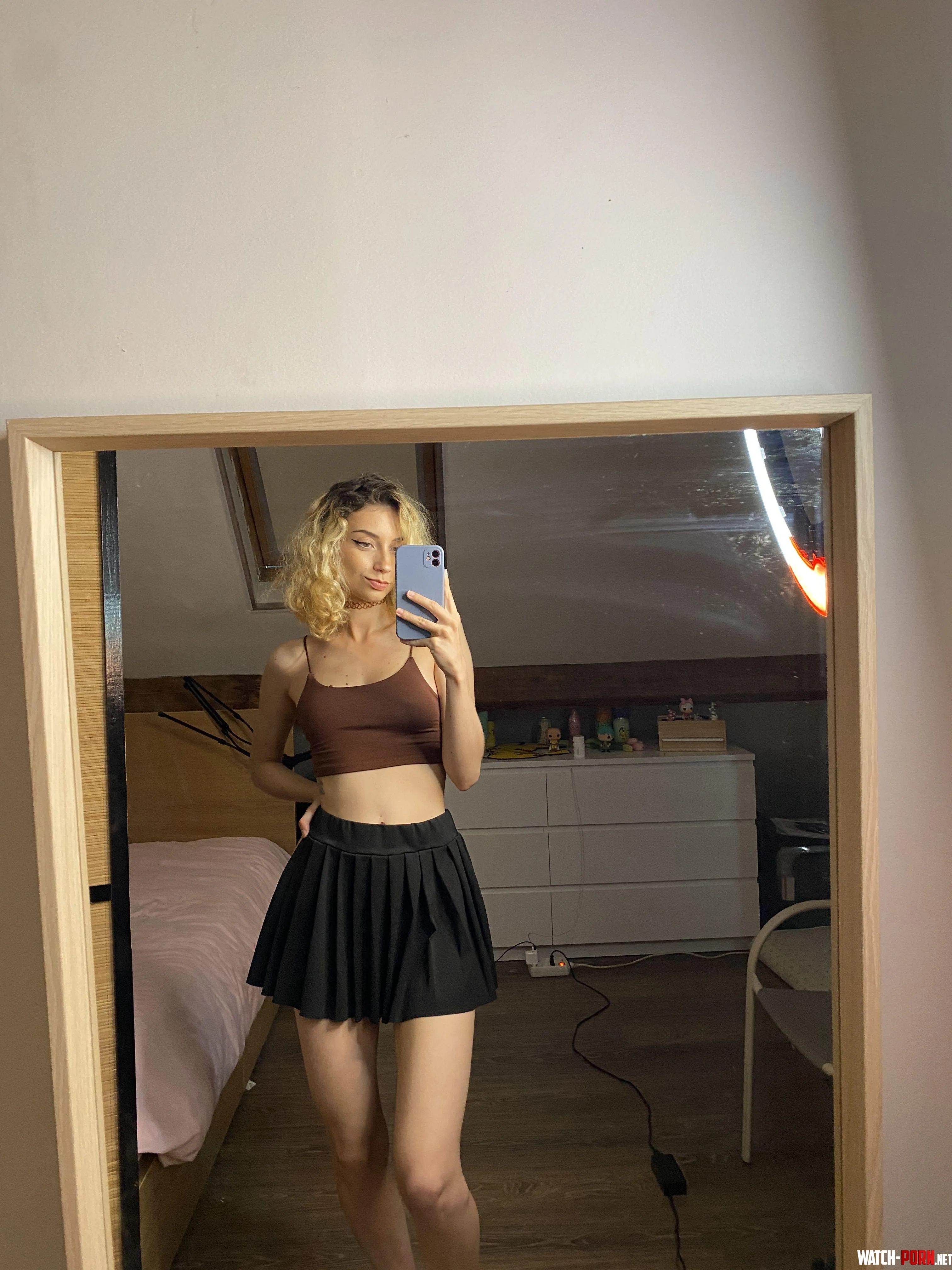 This skirt knows how to accentuate my curves by sianamour