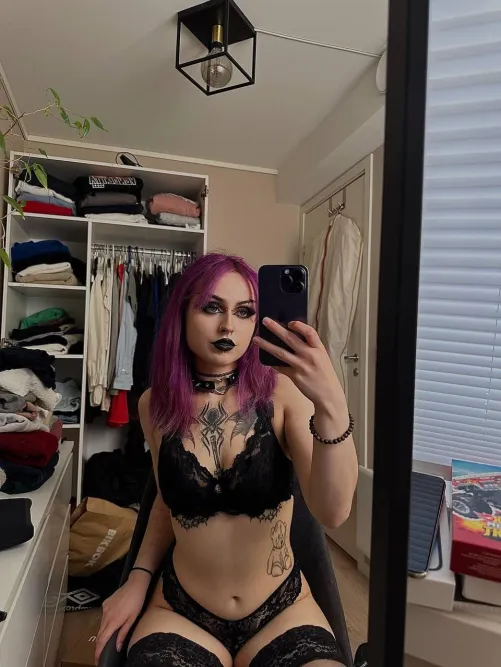 Thumbnail Mirror Mirror on the Wall, Who's the Hottest of Them All? - MirrorSelfie Musings by HauntedHollowow