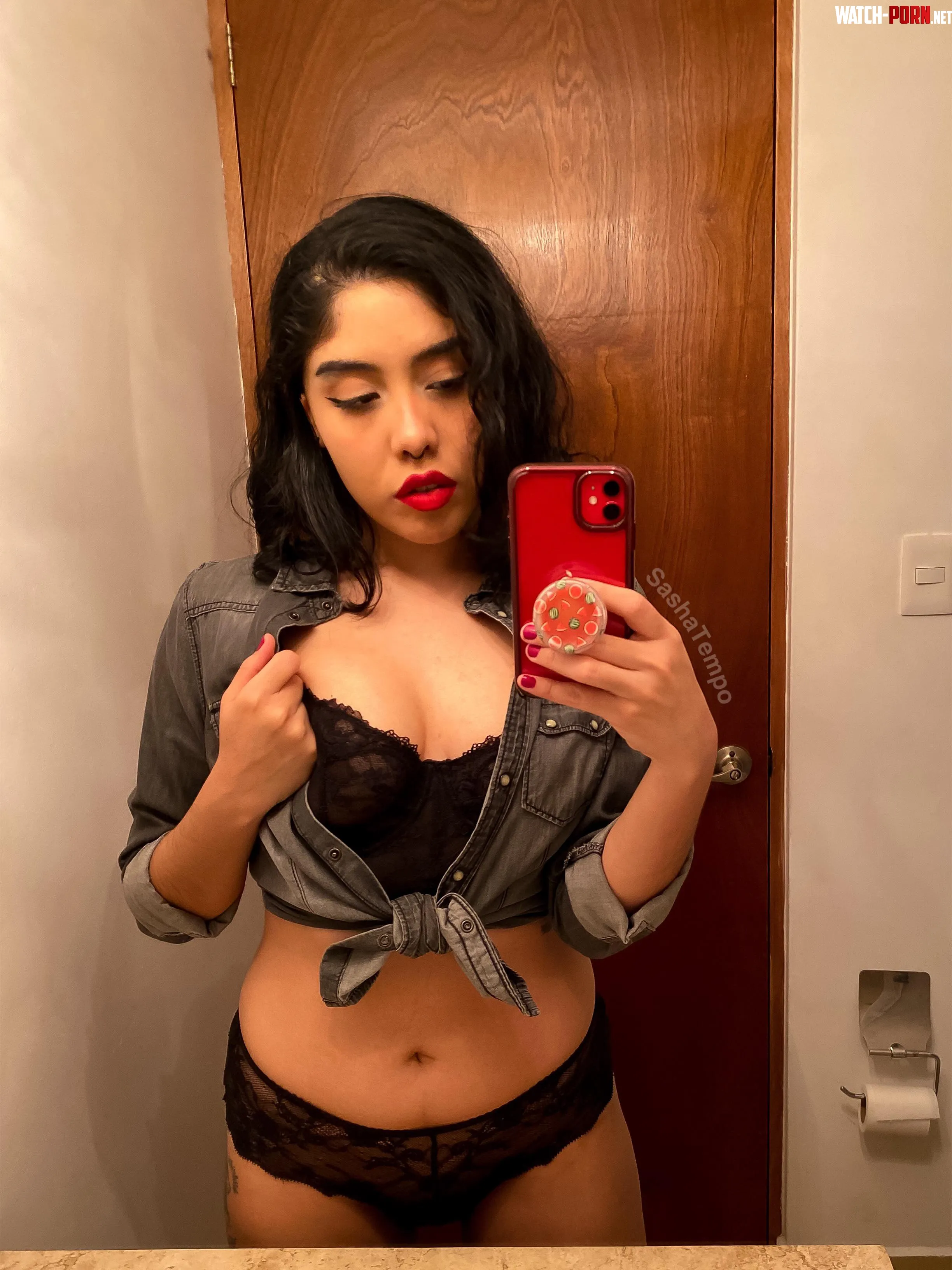 Hopefully youre into pinup girls by SashaTempo