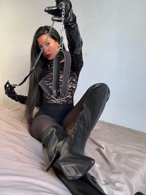 Thumbnail Ready to Use You: Diving into BDSM Play | Author: Agnesvilsen98