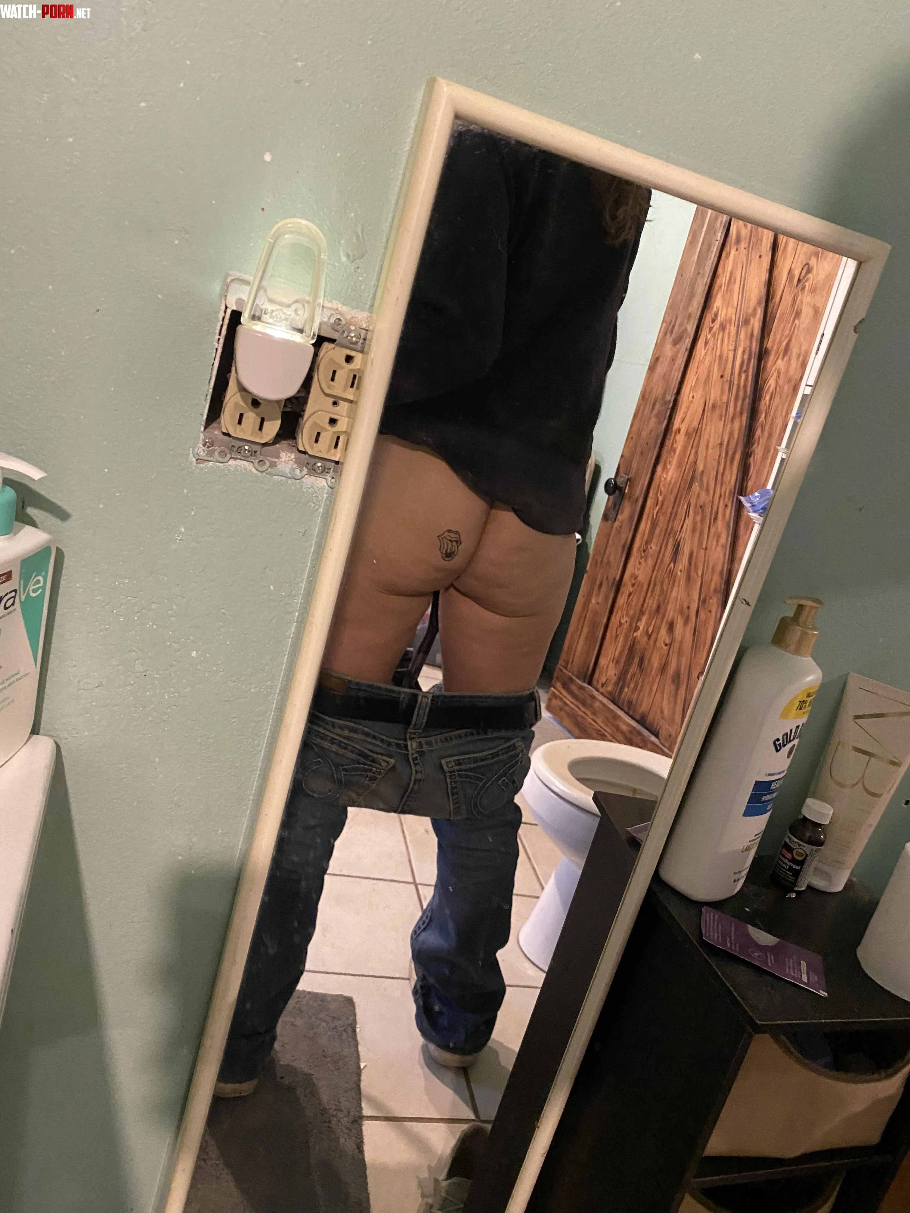 Come spank me please  by SexyKLexi89