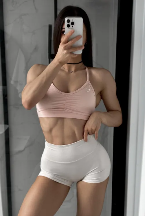 Thumbnail Deep Thoughts with linasphysique_ in the fitgirls' Community