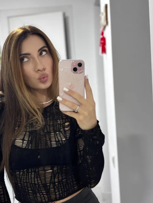 Thumbnail MirrorSelfie: Do You Like My Eyes by RadiaxntMoonlight