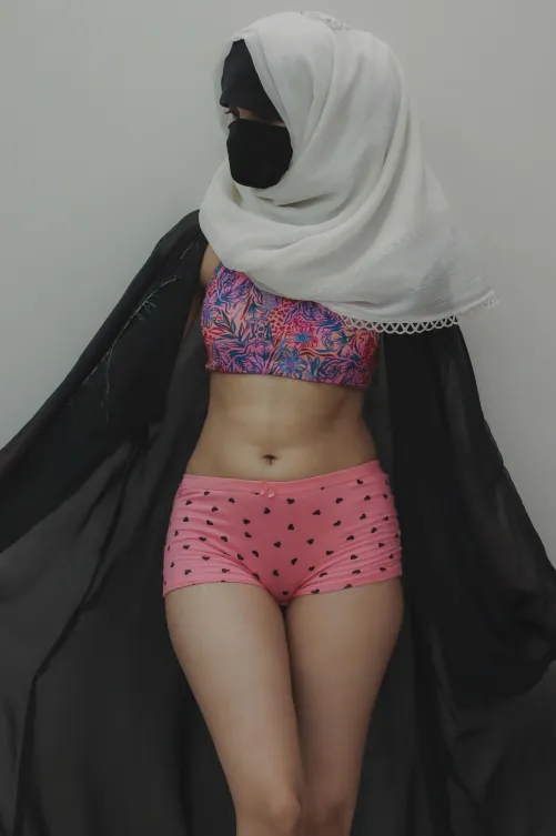 Thumbnail Unraveling the Mystery: Why Do Guys Ask for Nudes? Asma_AS Explores in indiangirls