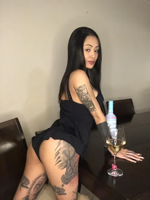 Thumbnail Cosmic-Corsair- Presents the Perfect Ass to Sit On Your Face
