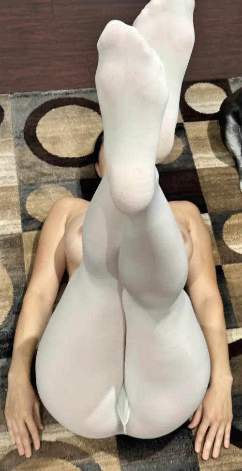 Thumbnail Soft Sensation: Infinite_Presence383's White Pantyhose