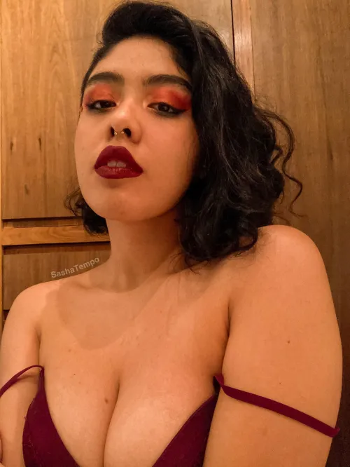 Thumbnail Finding the Perfect Bra Fit: A Figure-Hugging Journey by SashaTempo