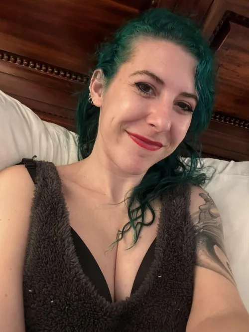 Thumbnail Cozy Cleavage Comforts: A Guide | sirenskiss3