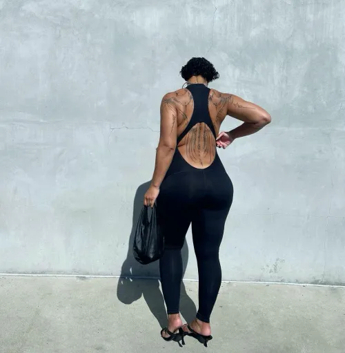 Thumbnail OVO Artist Naomi Sharon Shines in HipHopGoneWild