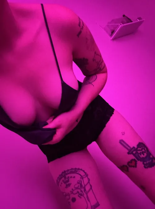 Thumbnail Navigating the Wild World of OnlyFans with penny-for-luck