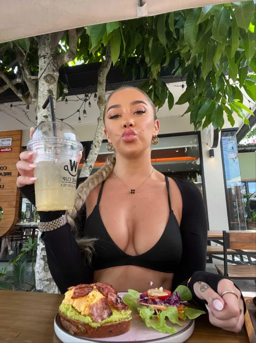 Thumbnail Today's Outfit: Staying Stylish in Croptops by sxyxsarah