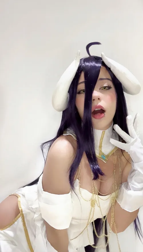 Thumbnail yurievezcos Embodies Albedo from Overlord in cosplaygirls