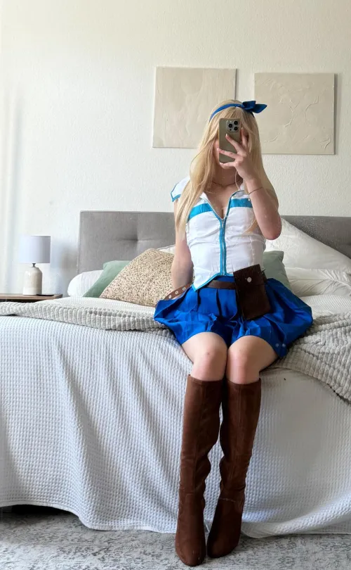Thumbnail bellarae_r Epitomizes Lucy Heartfilia from Fairytail in cosplaygirls