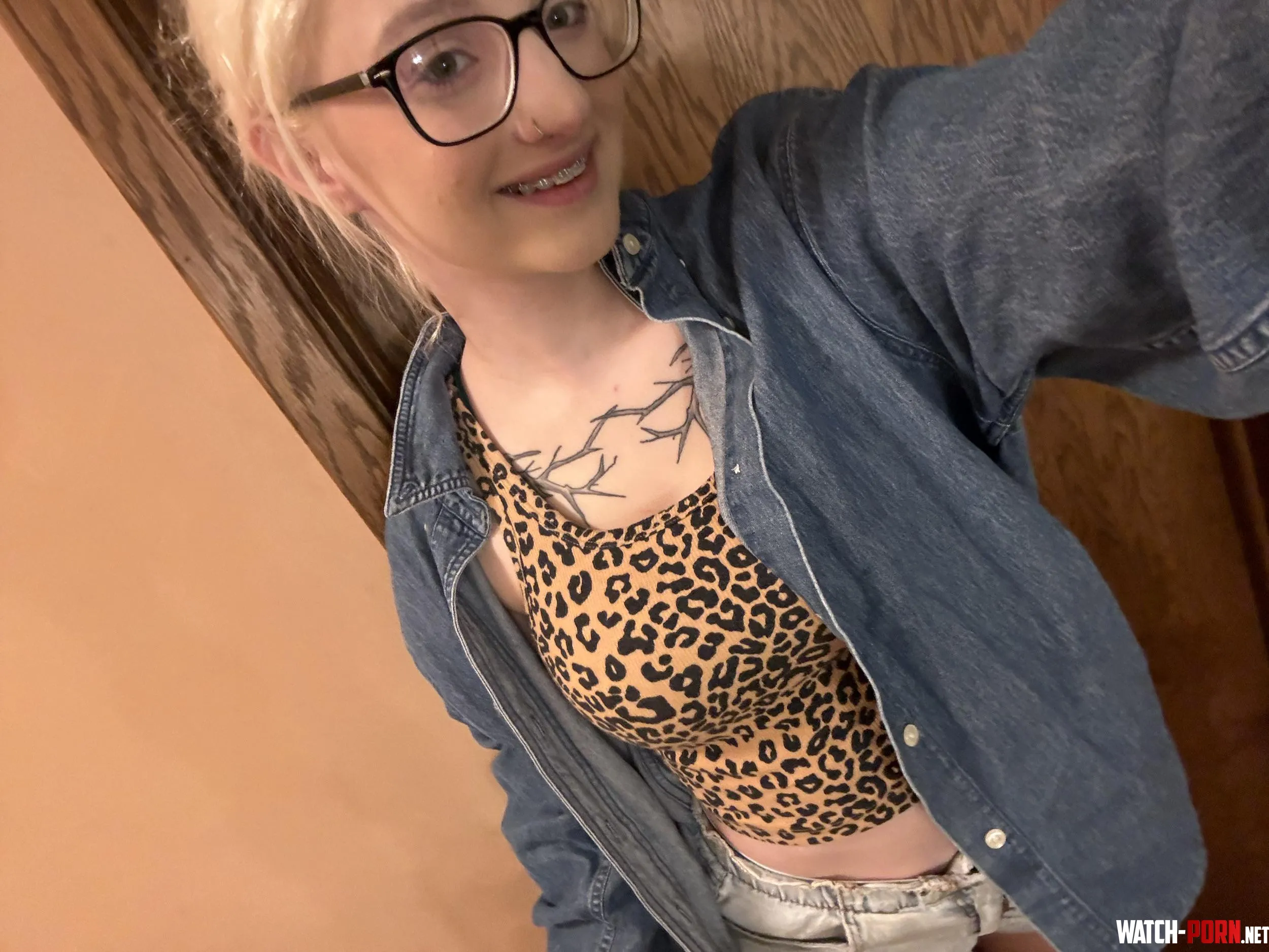 I can make the dick stand up by saigeonstage