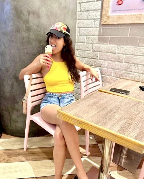 Thumbnail Latin Girl Fun: A Day in the Life of Croptopgirls by Kasscanela