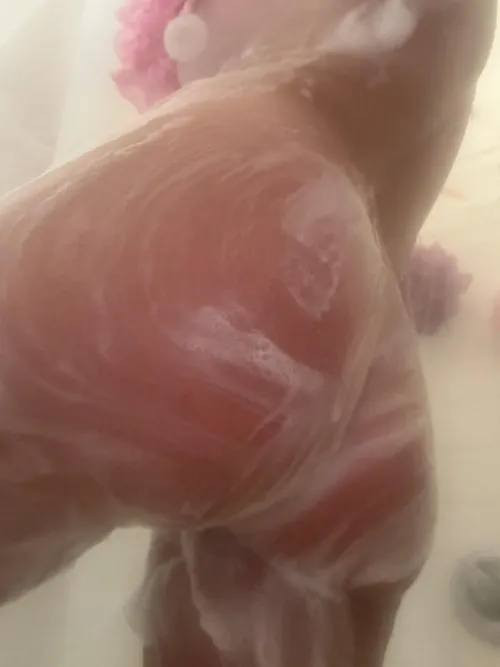Thumbnail Backside Beauty: ICUinMyMouth's Alluring OnlyFans101 Content