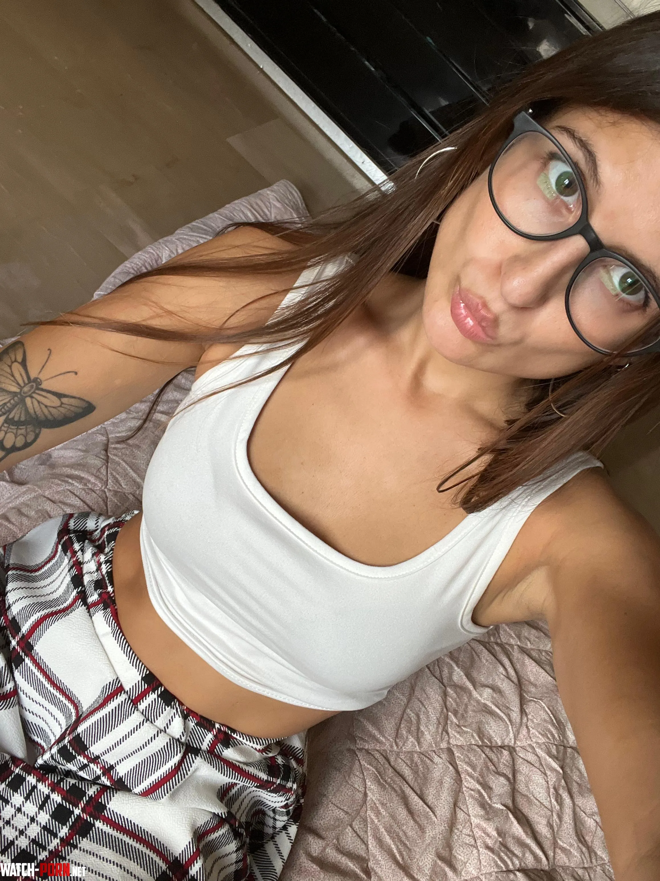 horny college join me for some fun  by Niamarti