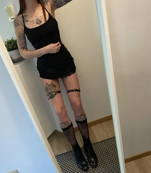 Thumbnail olivia_rundle's Halloween Fit: Striking a Pose on OnlyFansGirls101