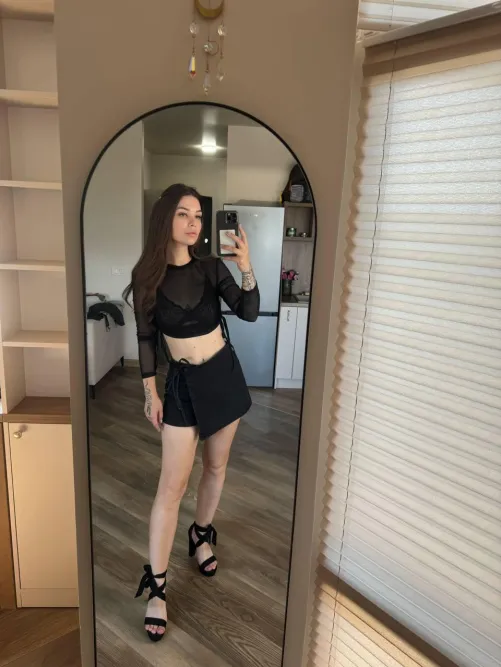 Thumbnail Would you Glance or Resist - chantal_goldi's Skirt Dilemma