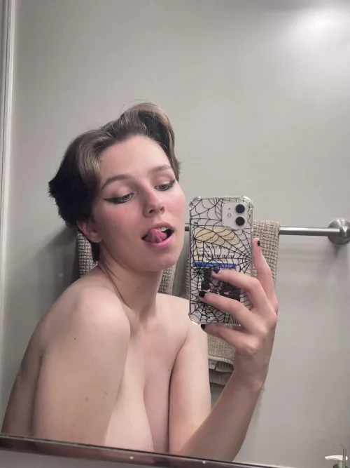Thumbnail Sweet Dreams: Nighty Night MirrorSelfie by ComfyGrimRose