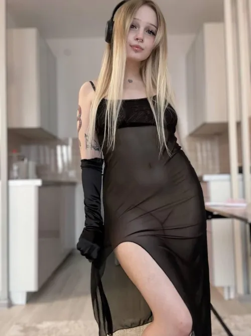 Thumbnail Captivating Outfit: Double Take Guaranteed