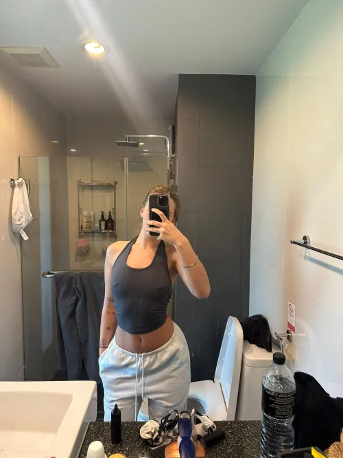 Thumbnail kate-lovelyy's British Teen Croptopgirls Appeal | Chic Fashion