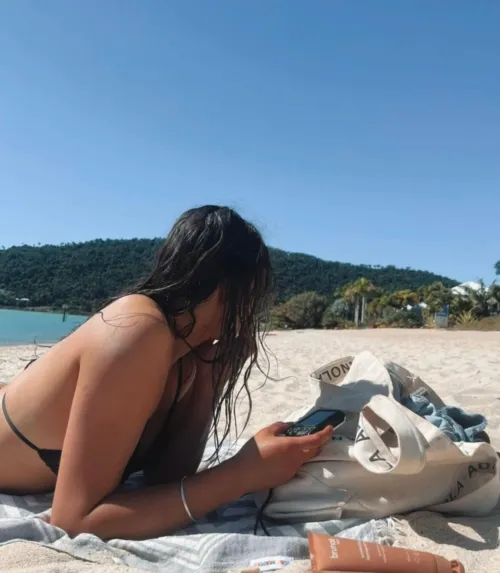 Thumbnail Beach Day Vibes: sofiamay_ Enjoys Bikinis