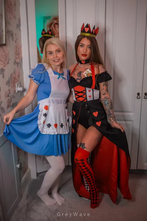 Thumbnail Ittybityprettykitty: Legs Exploration in Wonderland