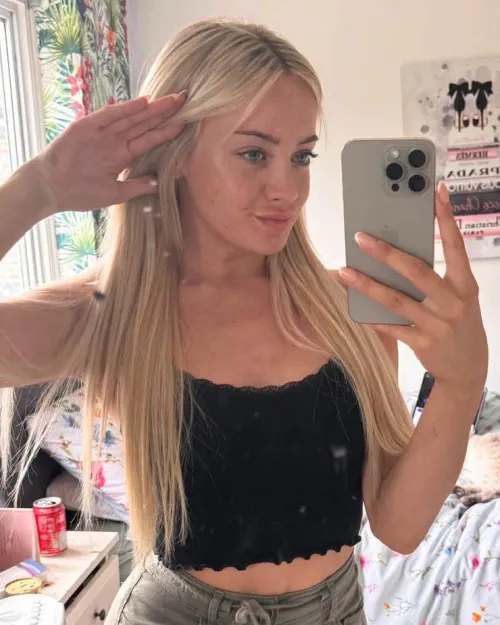 Thumbnail Confidence Boosting Croptopgirls Style by Scarletteee1 | Trend Alert