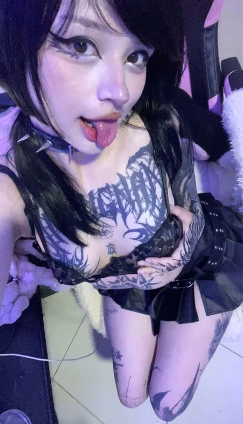 Thumbnail Naughty Confessions: Embracing Youthful Freedom with Malditaxmeg