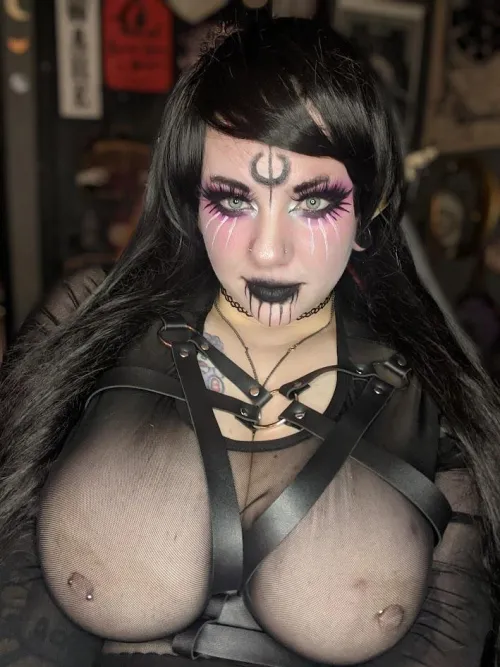 Thumbnail Captivating and Dark: Sucking Out Your Soul by Yourwitchygirl | gothsluts