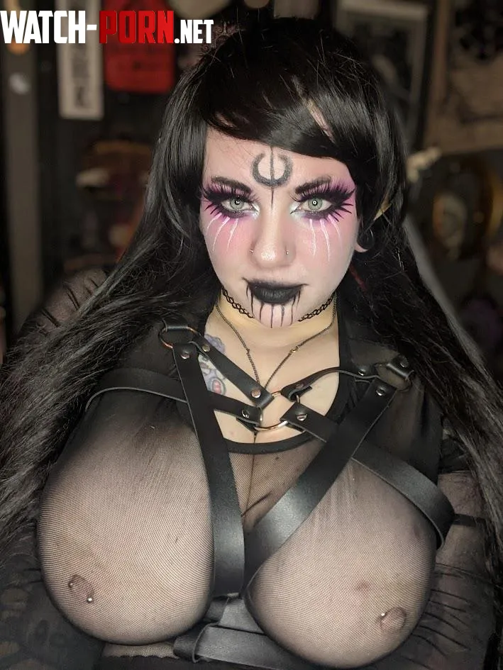 Look me in my eyes while Im sucking out your soul 3  by Yourwitchygirl