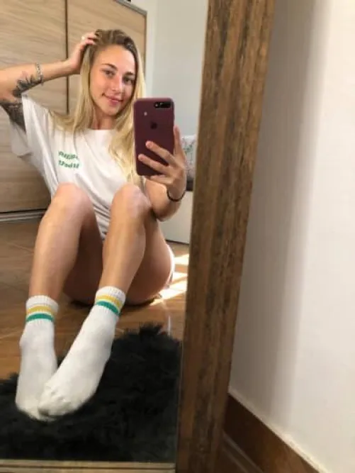 Thumbnail Hello from Specialist-princess: A Charming MirrorSelfie