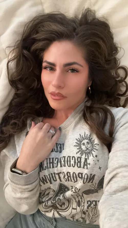 Thumbnail LexGoEveryday Defines Class with 'Classy in a Crew Neck' | classygirls Affair