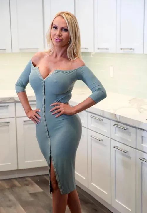 Thumbnail Seductive Siren: Unveiling Nikki Benz | Odins_Eye33 | ClassyPornstars