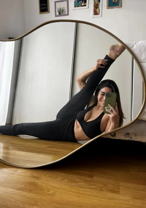 Thumbnail Embrace Empowerment: Unveiling the Art of Leg Spreading | flowerbabexo
